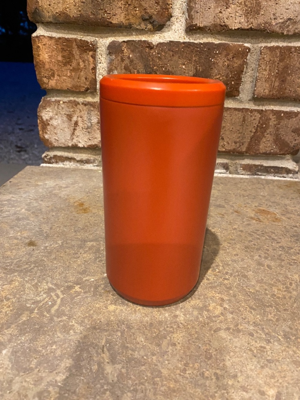 New threshold can insulator